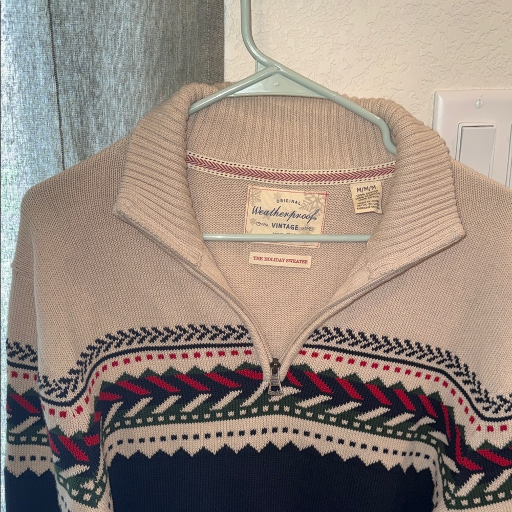 Weatherproof Vintage sweater in cream with red trim - Picture 1 of 5